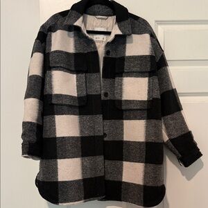Abercrombie & Fitch Black and White Plaid Shacket - Size Medium